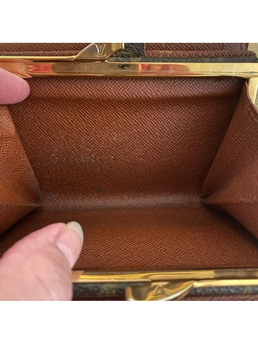 Vintage Authentic Louis Vuitton Monogram Kisslock French Wallet - Picture 5 of 10